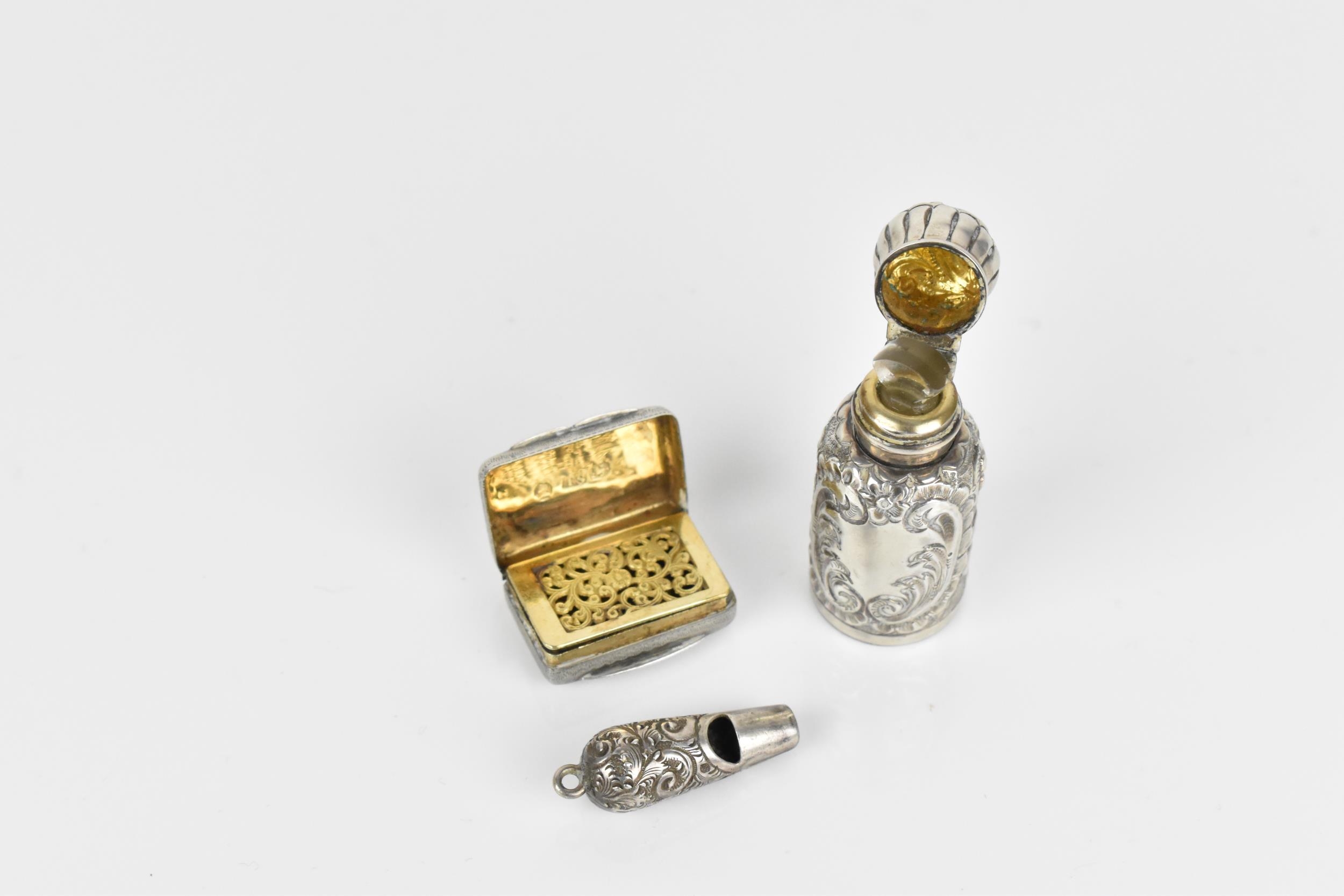 A George III silver vinaigrette, Birmingham 1827, together with a Victorian silver cased scent - Image 2 of 6