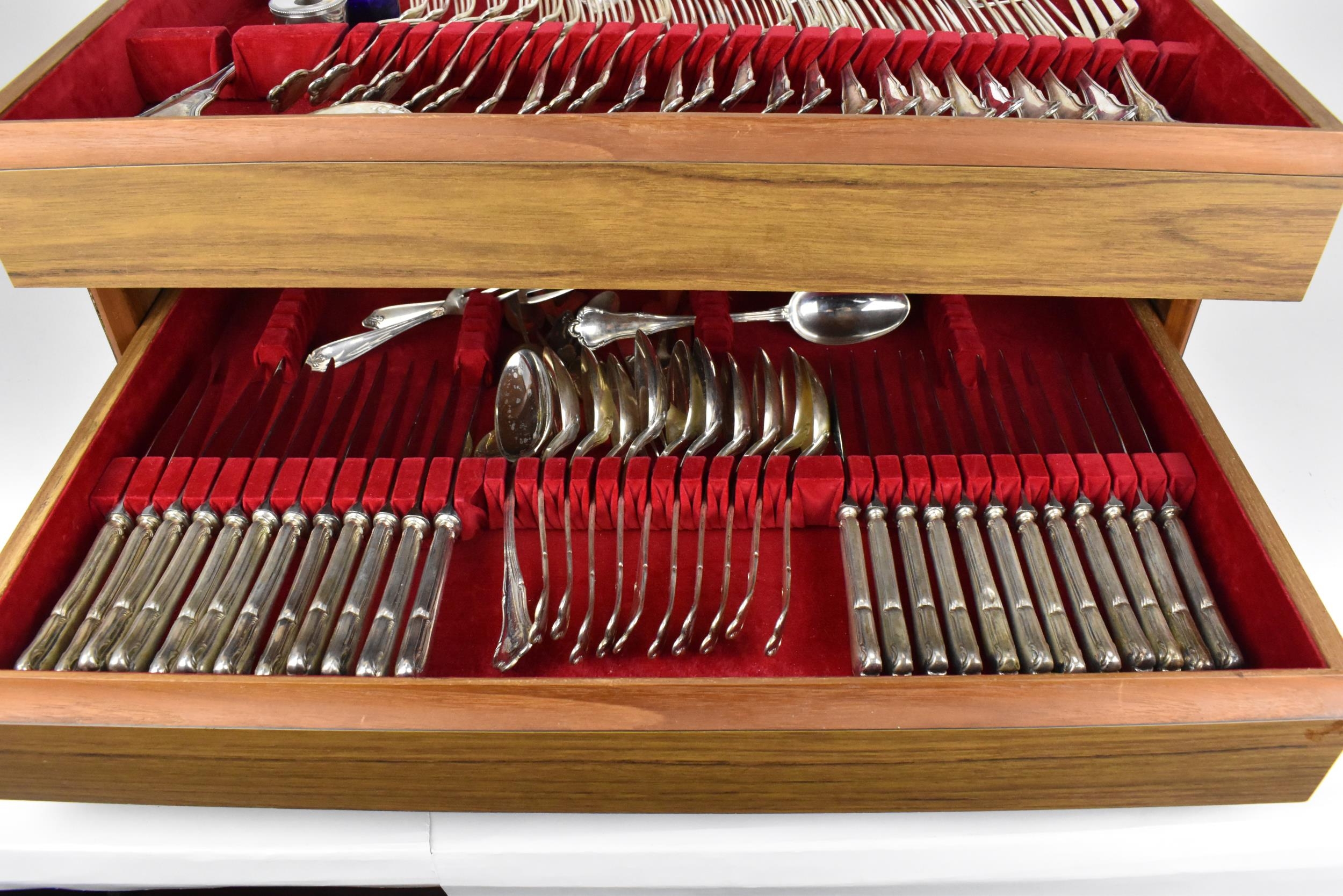 A Continental silver canteen of cutlery for eleven setting, consisting of two drawers comprising: - Image 3 of 10