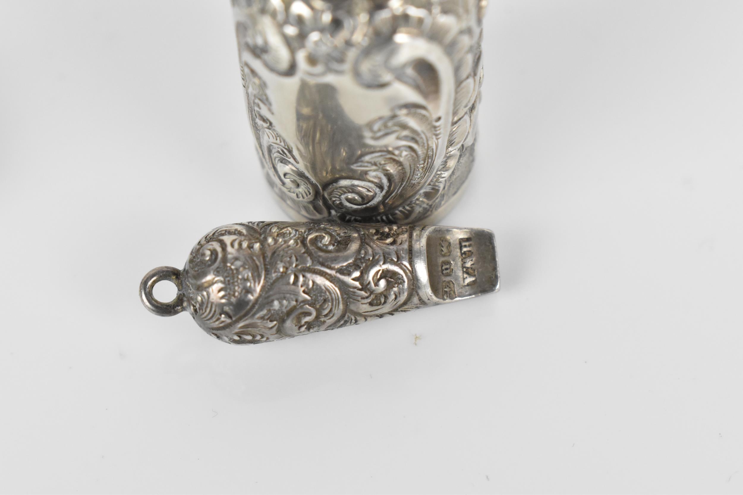 A George III silver vinaigrette, Birmingham 1827, together with a Victorian silver cased scent - Image 5 of 6