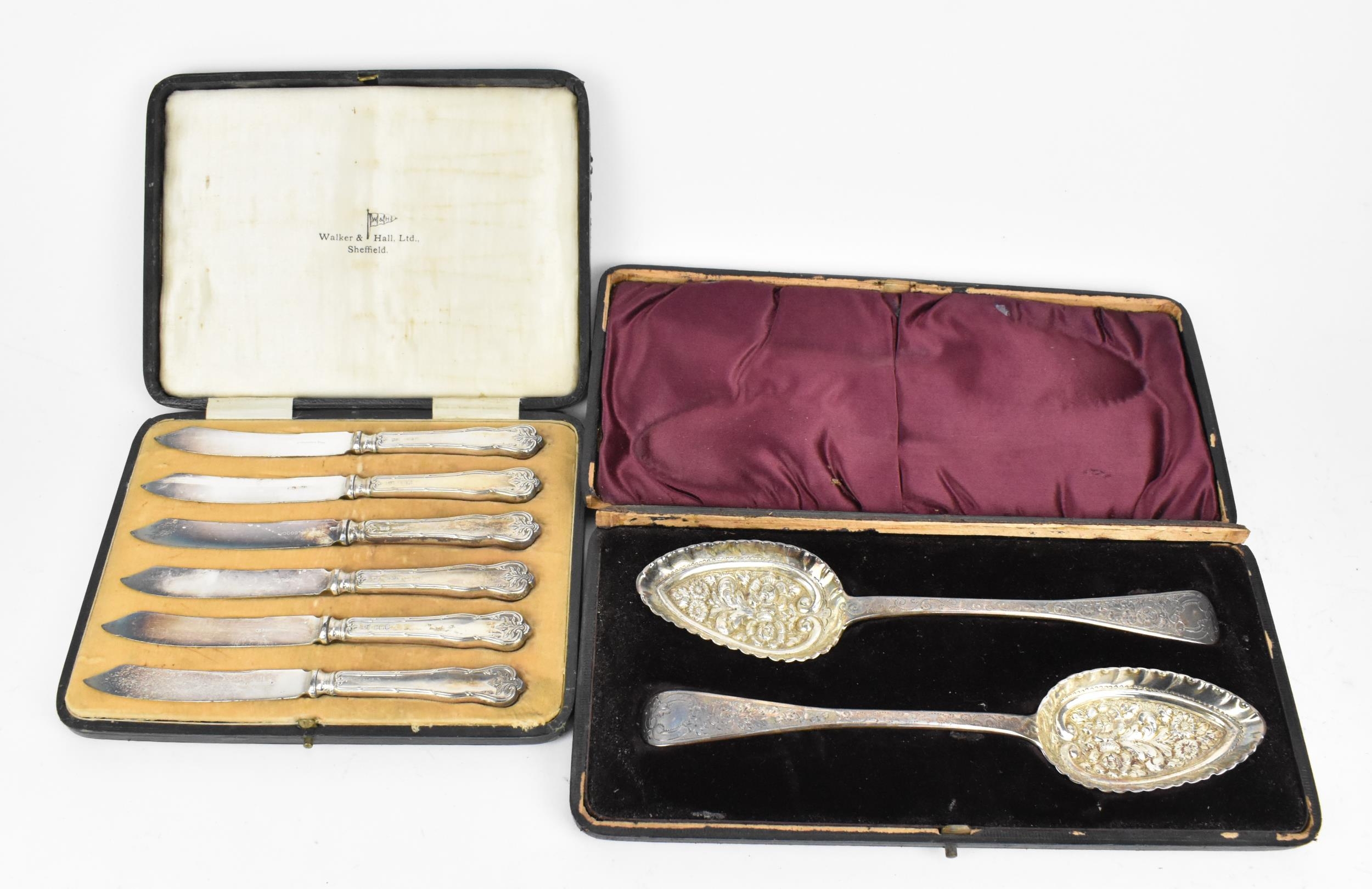 A pair of cased Victorian silver large berry spoons by Patrick Leonard, Sheffield 1838, 157 grams,