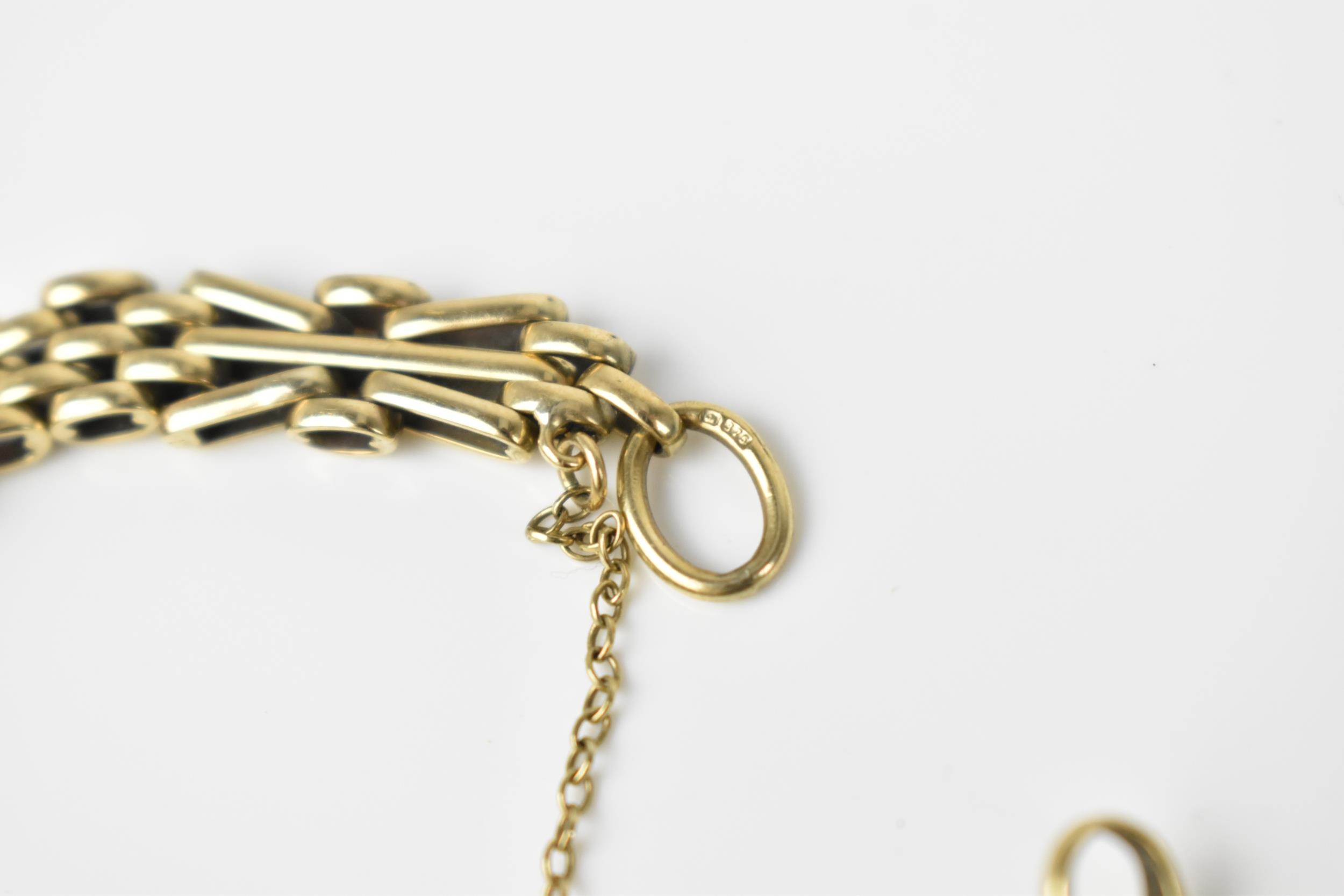 A 9ct yellow gold brick link bracelet, with lobster clasp and safety chain, stamped 9k, weight 13 - Image 2 of 2