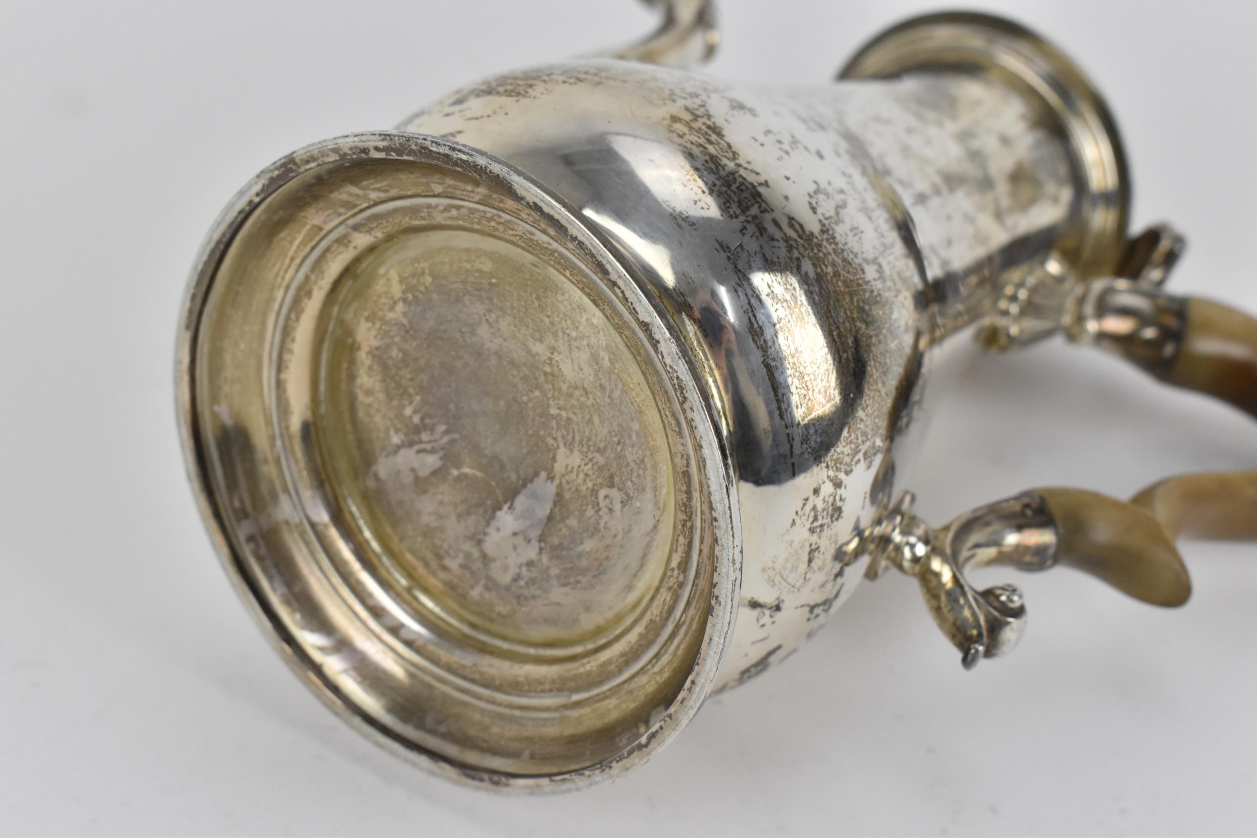 A George V silver coffee pot by Charles & Richard Comyns, London 1921, of tapered form with - Image 6 of 6