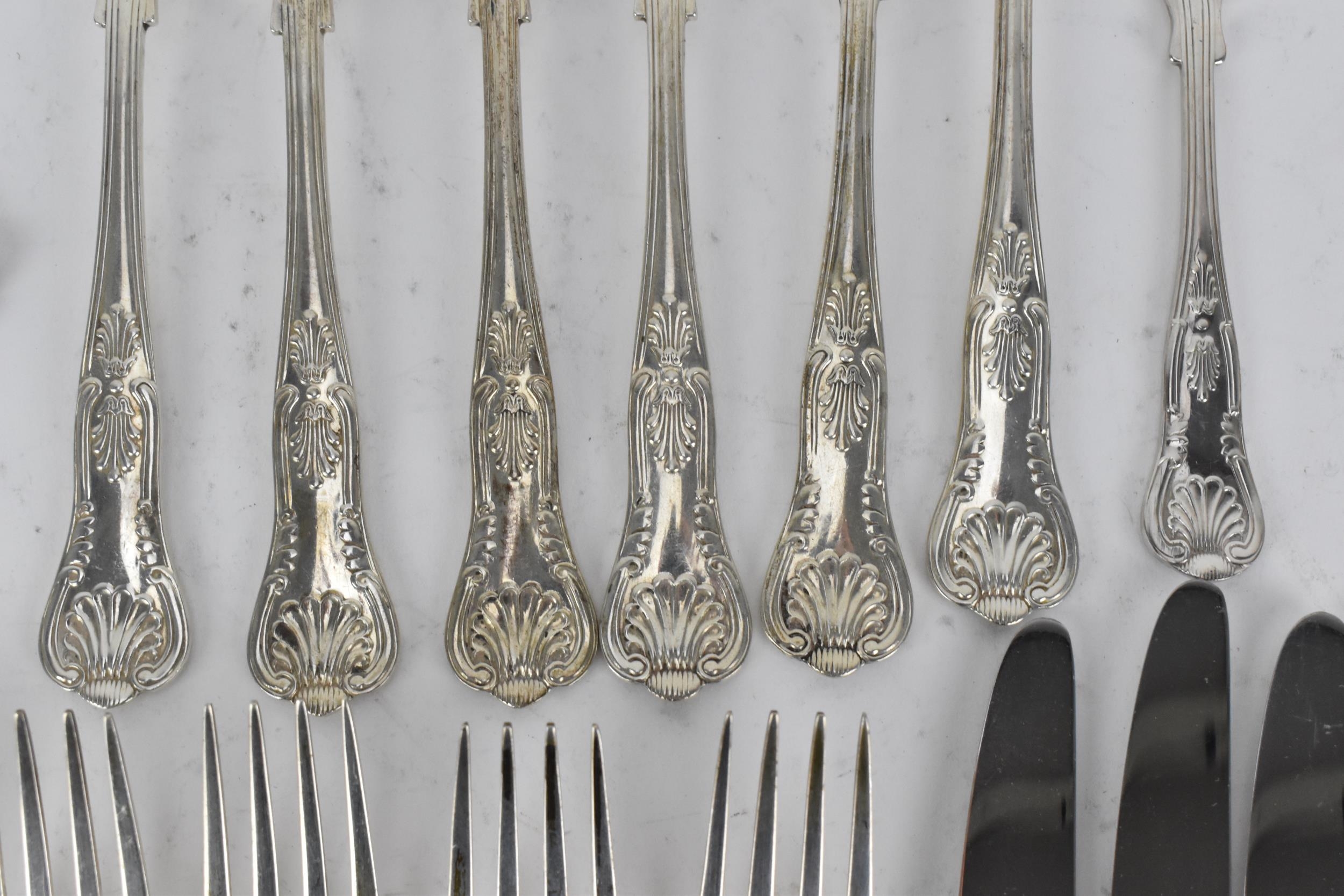 A set of Elizabeth II silver flatware for six setting by Hugh Foulerton, Sheffield 1982, in the - Image 5 of 8