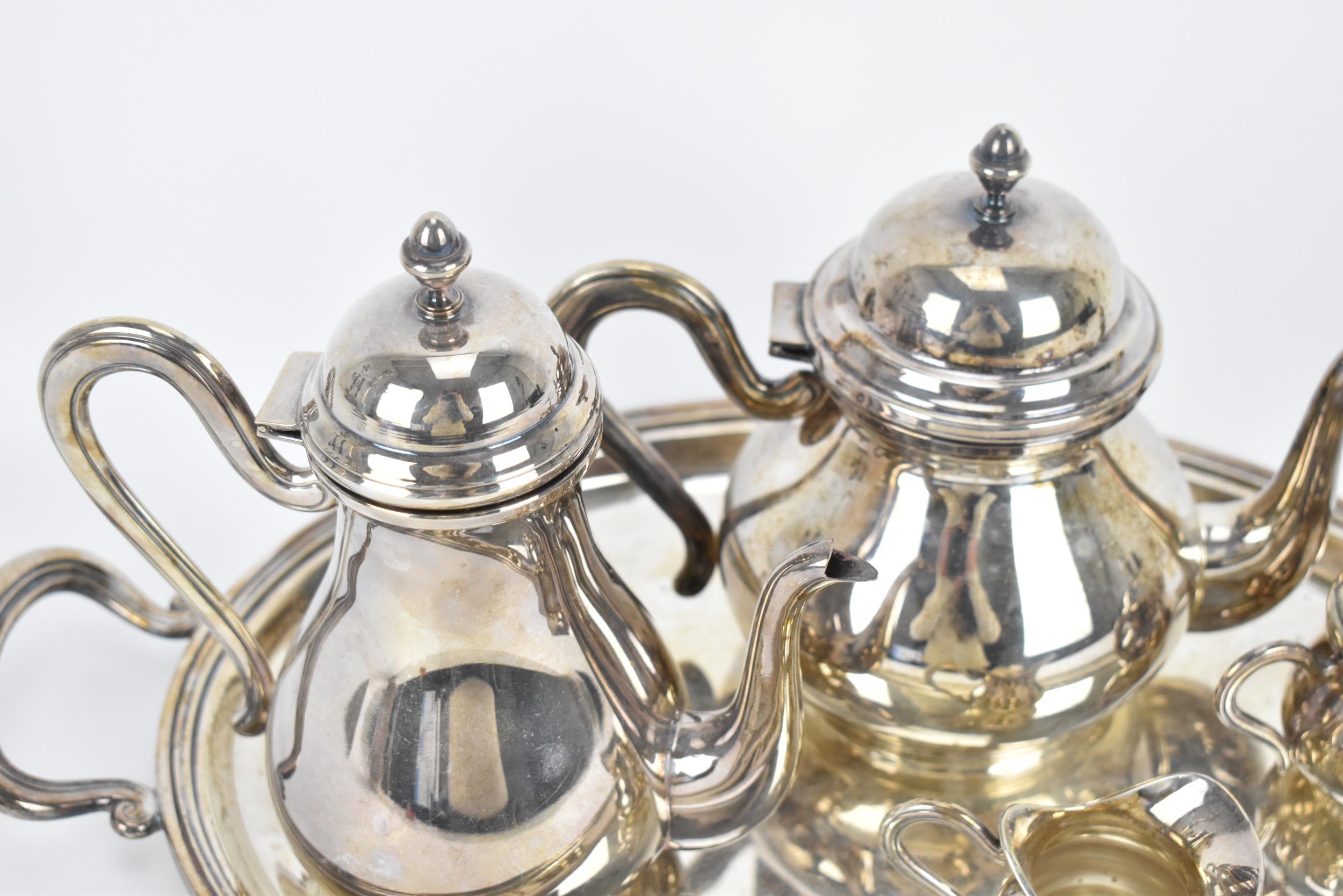 A 20th century Italian silver teaset by Greggio, comprising a teapot, hot water pot, lidded sugar - Image 2 of 8