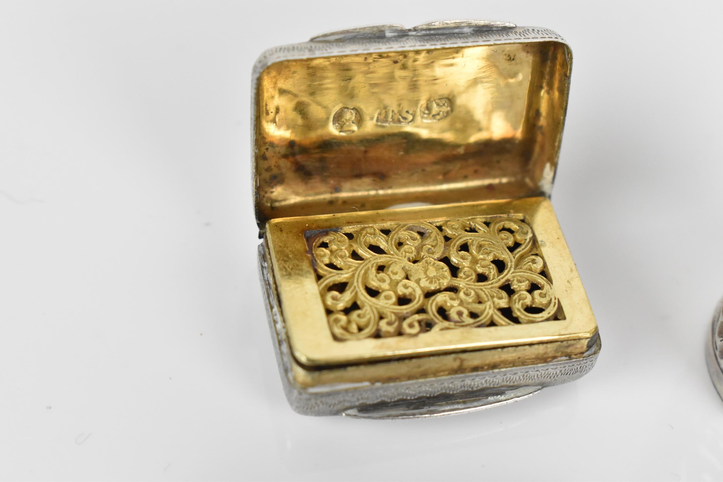 A George III silver vinaigrette, Birmingham 1827, together with a Victorian silver cased scent - Image 3 of 6