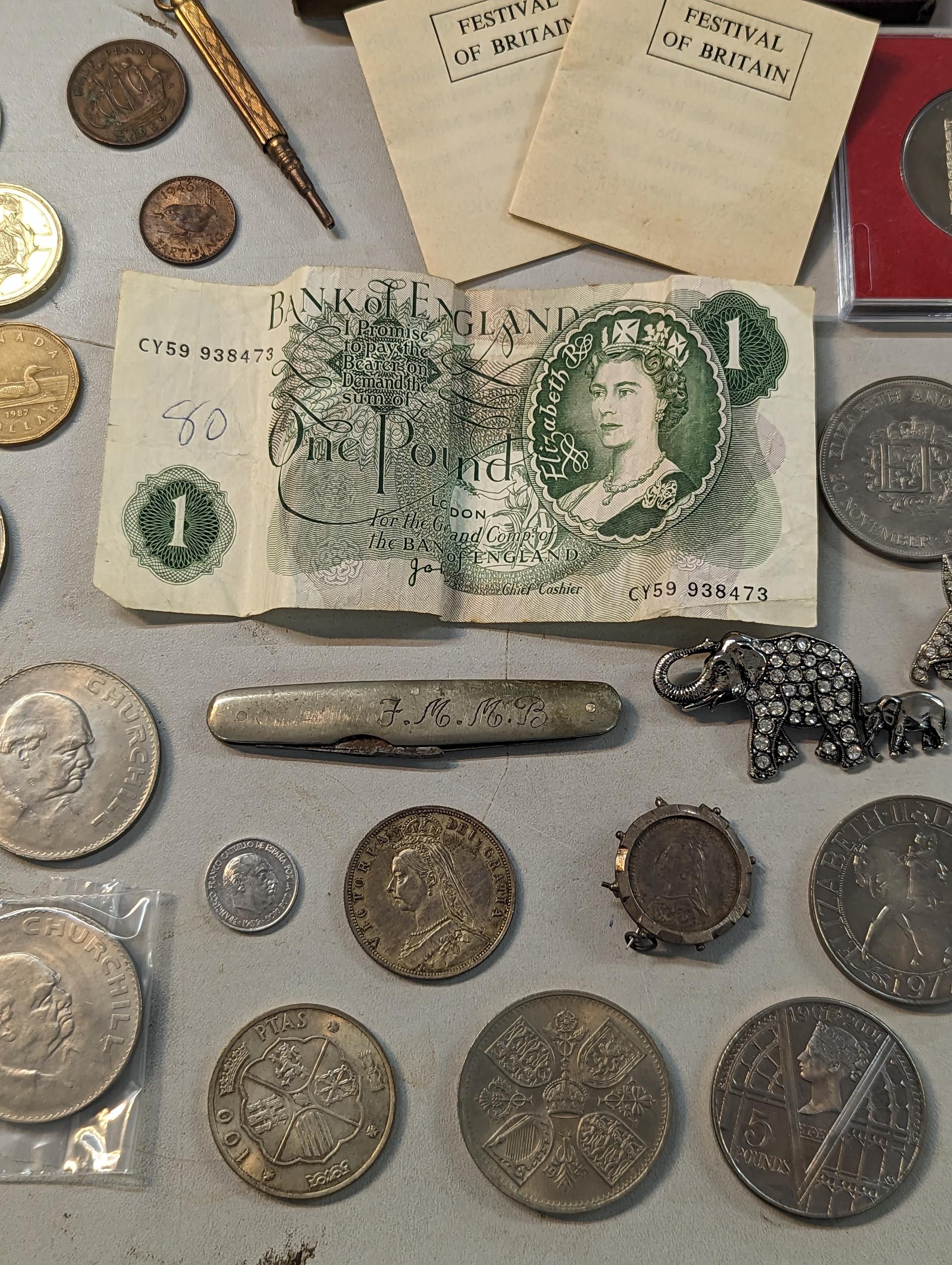 A mixed lot of collectables to include Victorian and later coinage, a 1887 half crown and later - Image 6 of 14