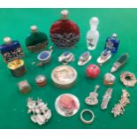 Small dressing table collectables to include scent bottles, cloisonne pill boxes, silver tone