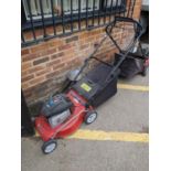 A Briggs & Stratton 500 series lawnmower, Location: G