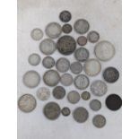 Mixed coins of interest to include Victorian 1889 crown, half crowns, gothic florin, shillings and