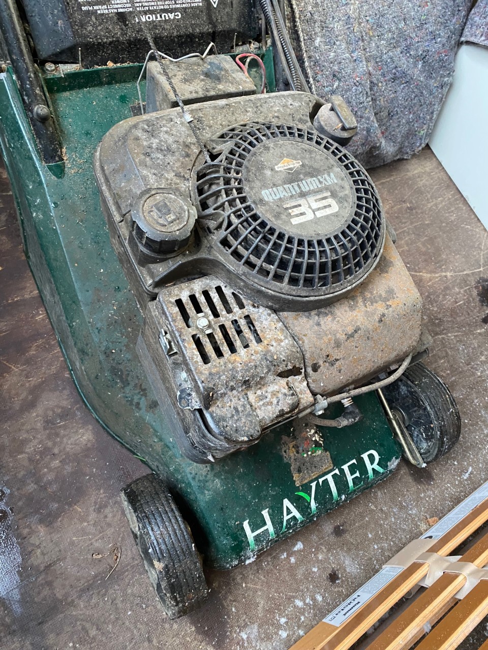 A Hayter Quantum XM 35 lawn mower, Location: G - Image 2 of 2