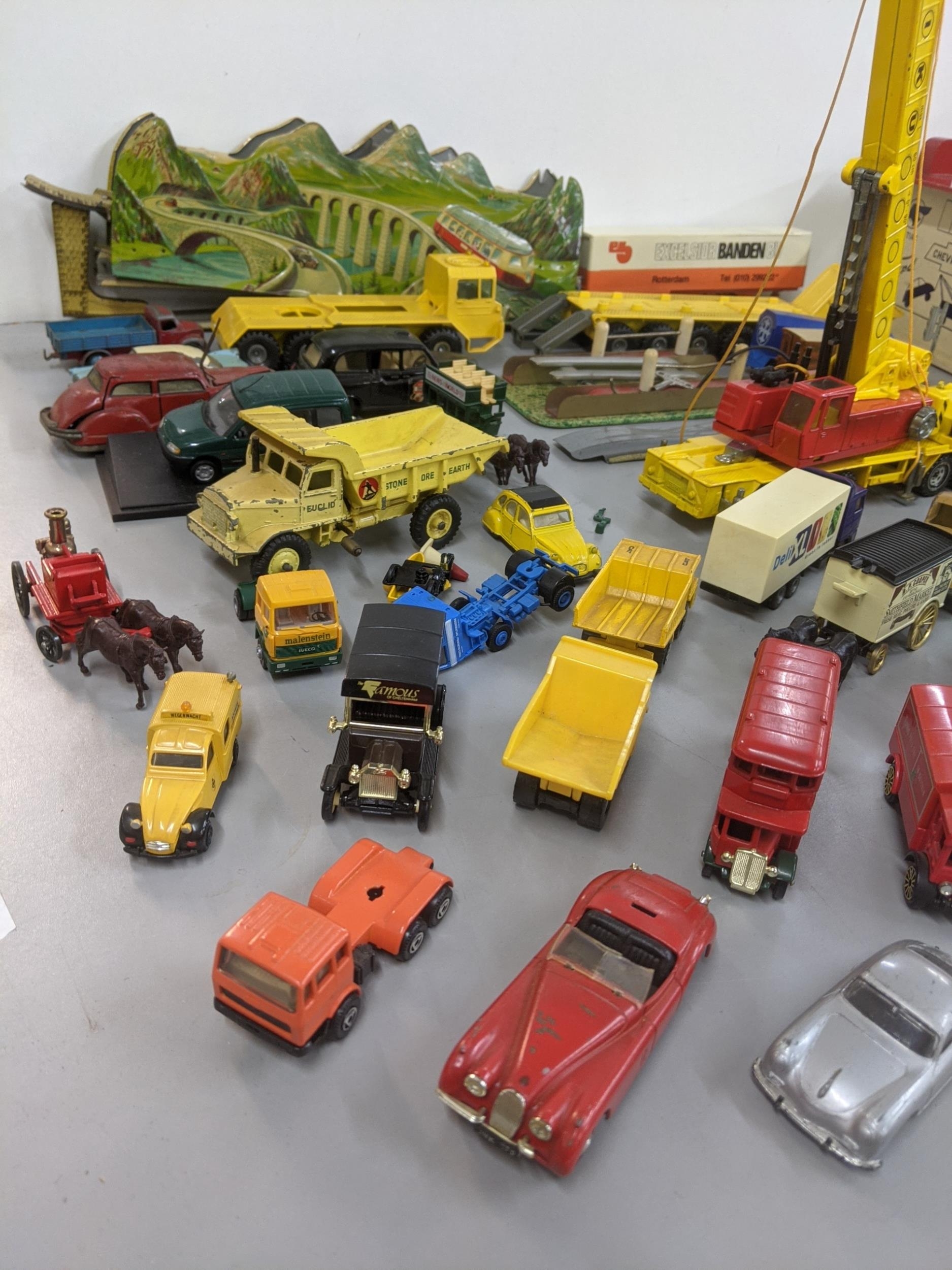 Mixed toy cars to include Siku 4010 Krane, Dinky 965, Dinky 343, Dinky Bedford Meccano Ltd, and - Image 2 of 9