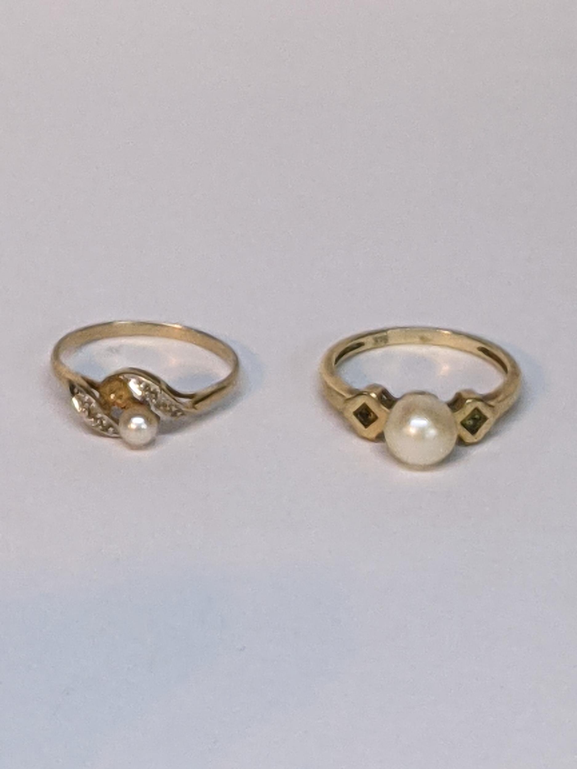 A yellow metal ring inset with pearl and diamonds A/F, together with a 9ct gold ring inset with a