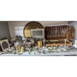 A mixed lot of silver plate and other metalware to include cased cutlery set, pewter tea set and