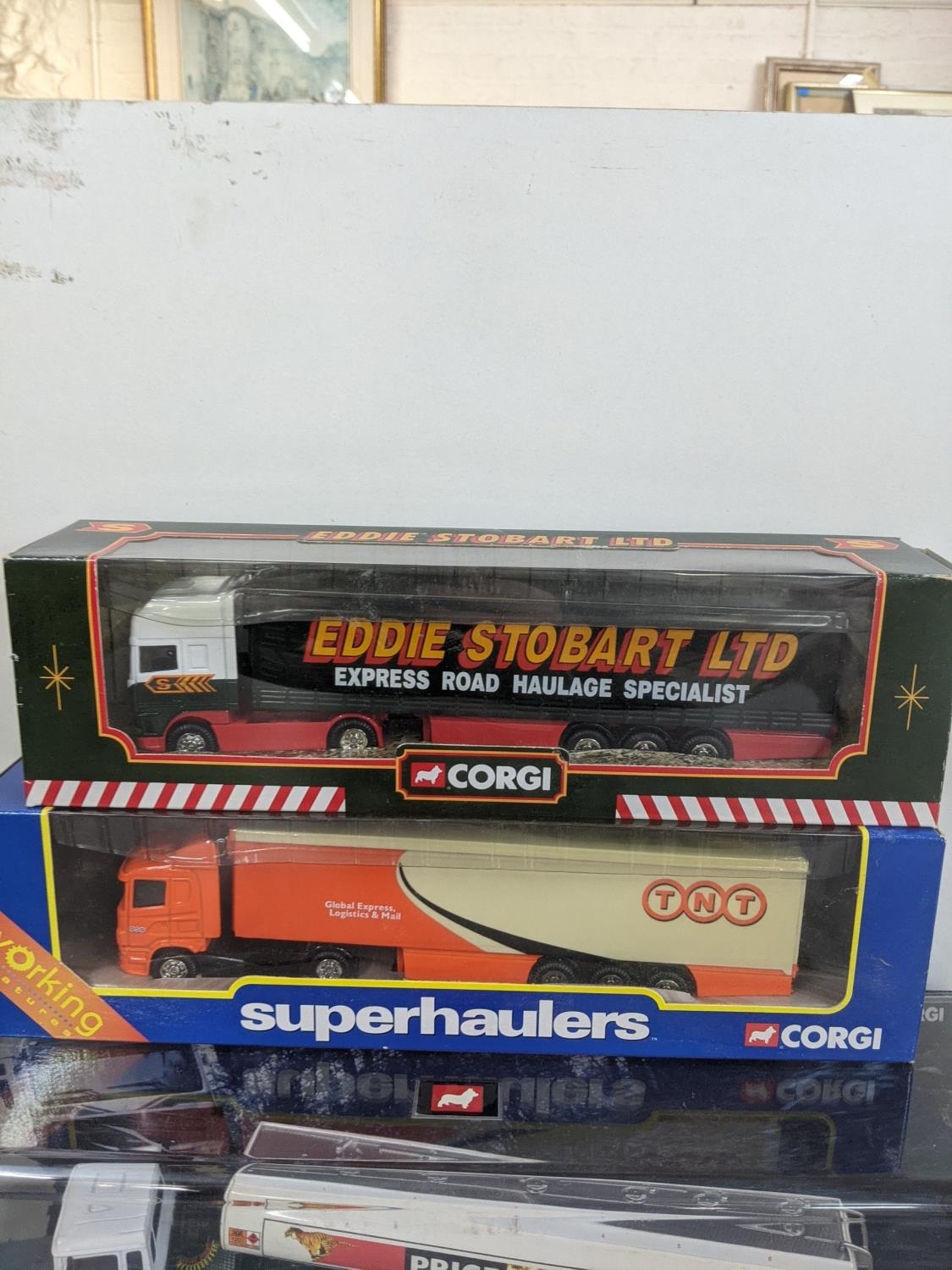 A collection of Corgi boxed models to include Corgi modern trucks, Corgi 1:50 scale Tiger 1 101st - Image 5 of 6