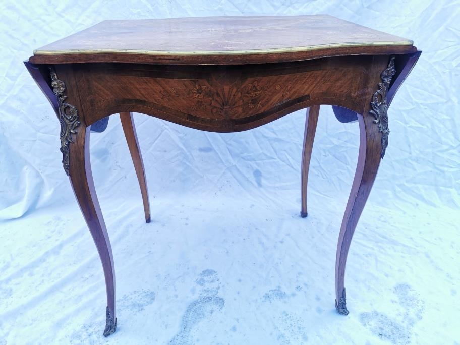 A George III ormolu and brass mounted rosewood and marquetry pembroke table, the serpentine top - Image 2 of 10