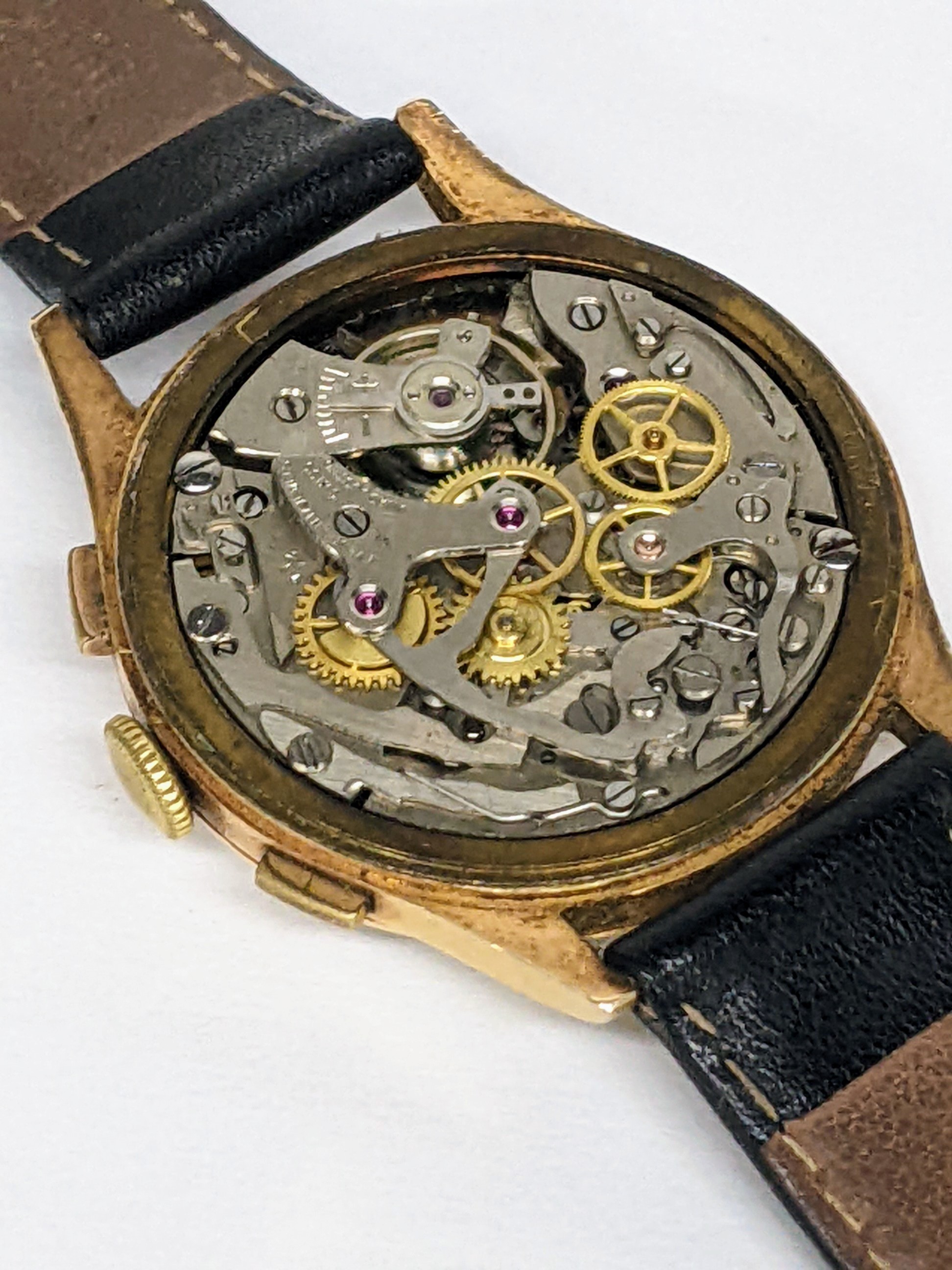 A mid 20th century 18ct gold, chronograph manual wind, gents wristwatch, having a silvered dial with - Image 4 of 4
