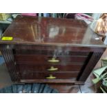 A mahogany collectors chest with key Location: RAB