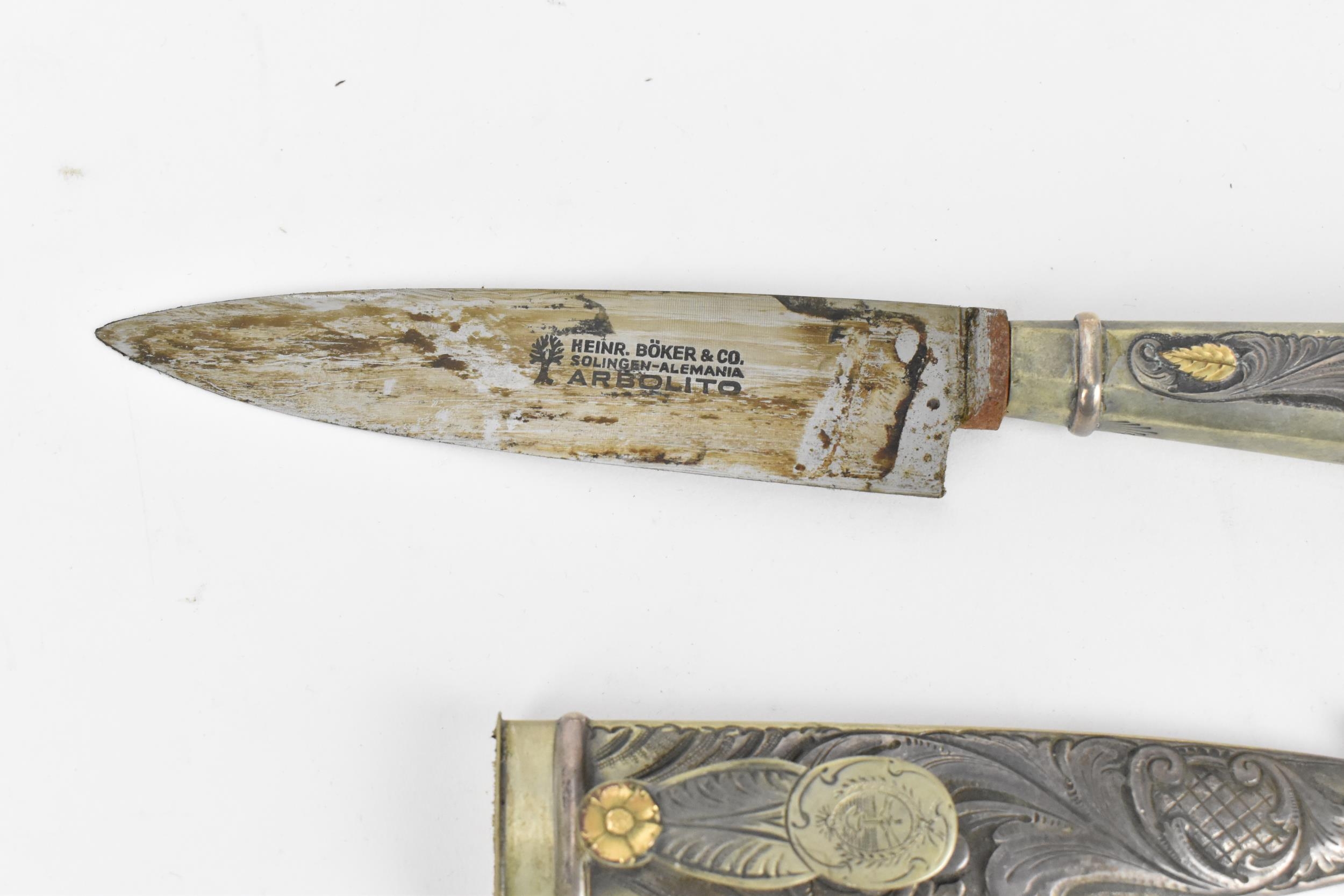 A German Heinr Boker and Co Soligen-Alemania Gaucho knife/dagger, with floral and acanthus etched - Image 5 of 6