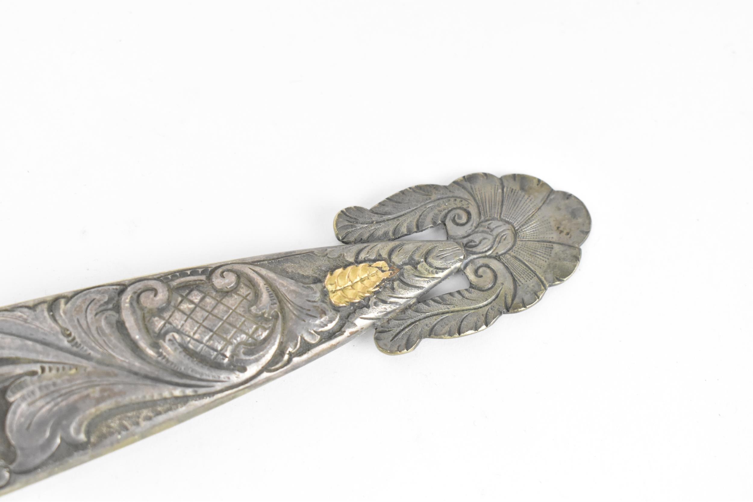 A German Heinr Boker and Co Soligen-Alemania Gaucho knife/dagger, with floral and acanthus etched - Image 3 of 6