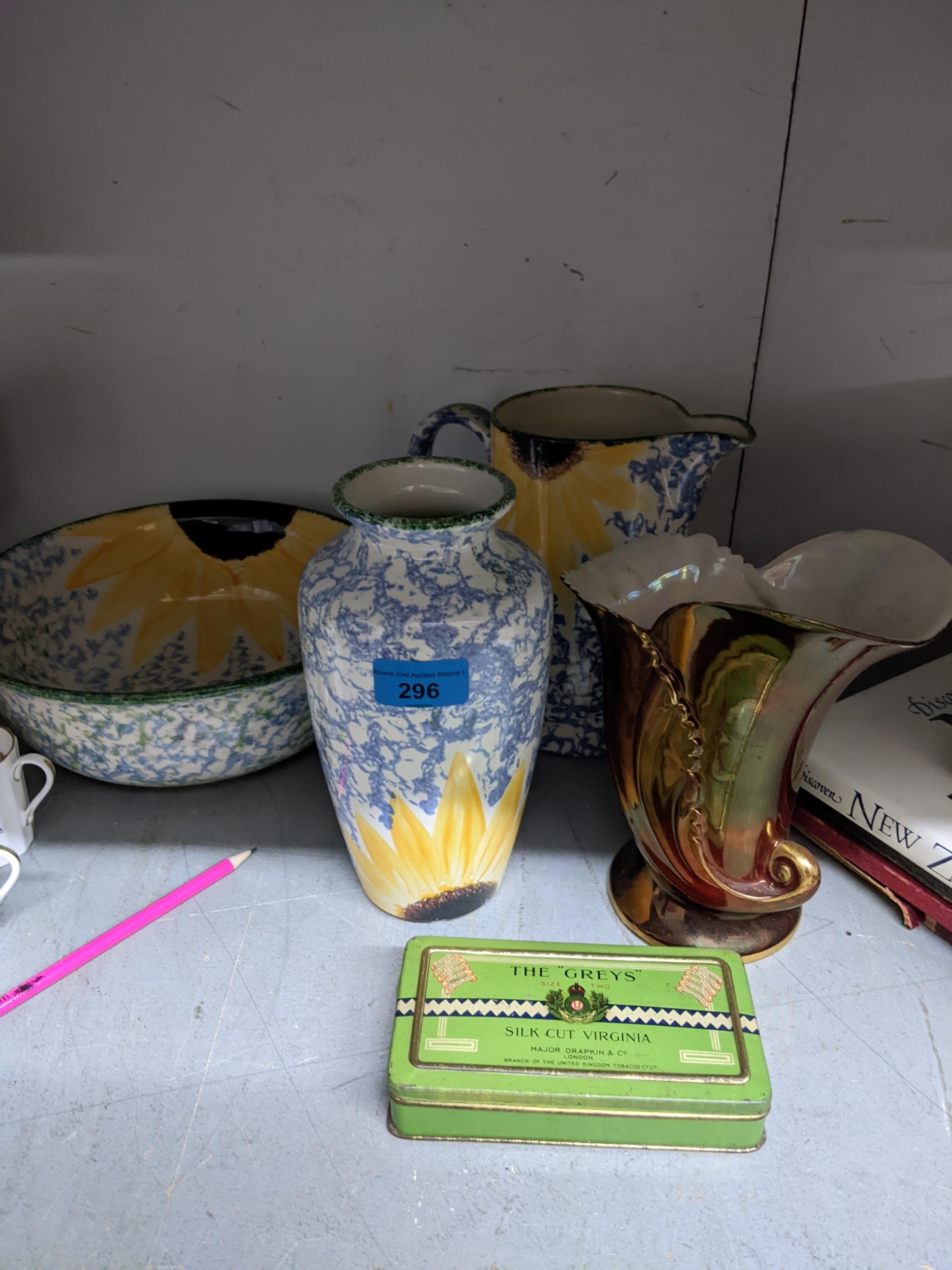 A mixed lot to include Poole pottery, Carlton Ware, Rouge Royale vase, various books, Royal - Image 4 of 4