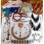 Vintage costume jewellery to include white metal and silver items, a silver wedding band and mixed
