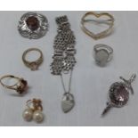 Costume jewellery to include a silver gate link bracelet, Scottish brooches, faux pearl earrings,