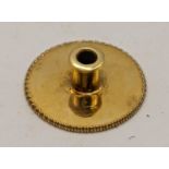 An 18ct gold stud, 0.9g, Location: