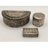 A white metal Burmese embossed box, engraved with a dragon to the base, 133.4g, together with a