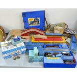 Hornby 00 and other model railway items to include Duchess of Atholl set, mixed accessories to