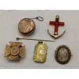 Mixed jewellery to include a yellow metal oval brooch inset with a miniature painting of a girl,