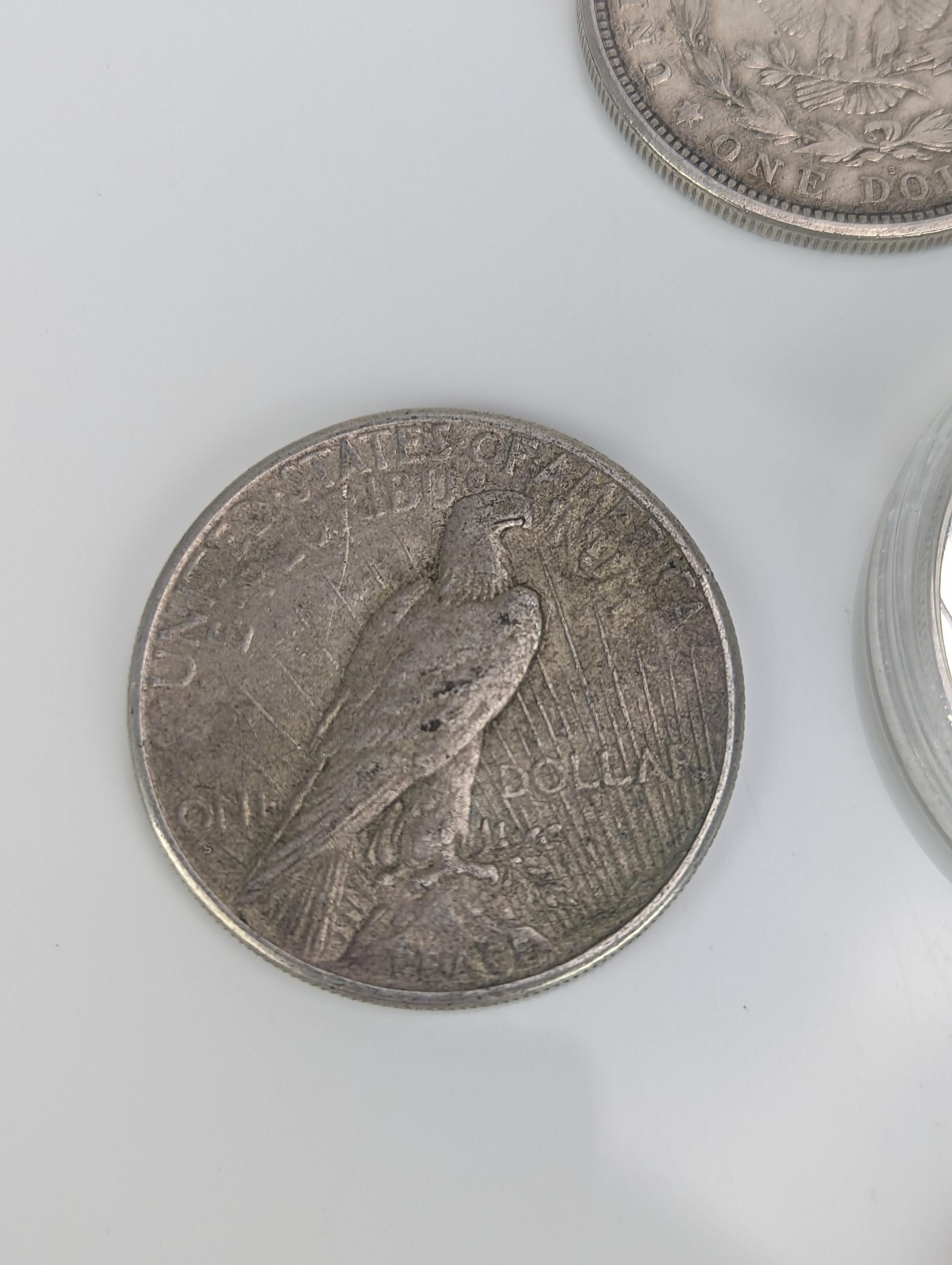 United States of America - 1880 and 1921 'Morgan' Dollar along with 1922, 1925 and 1926 'Peace' - Image 3 of 14