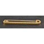 A yellow metal stick pin brooch, 2.5g Location: