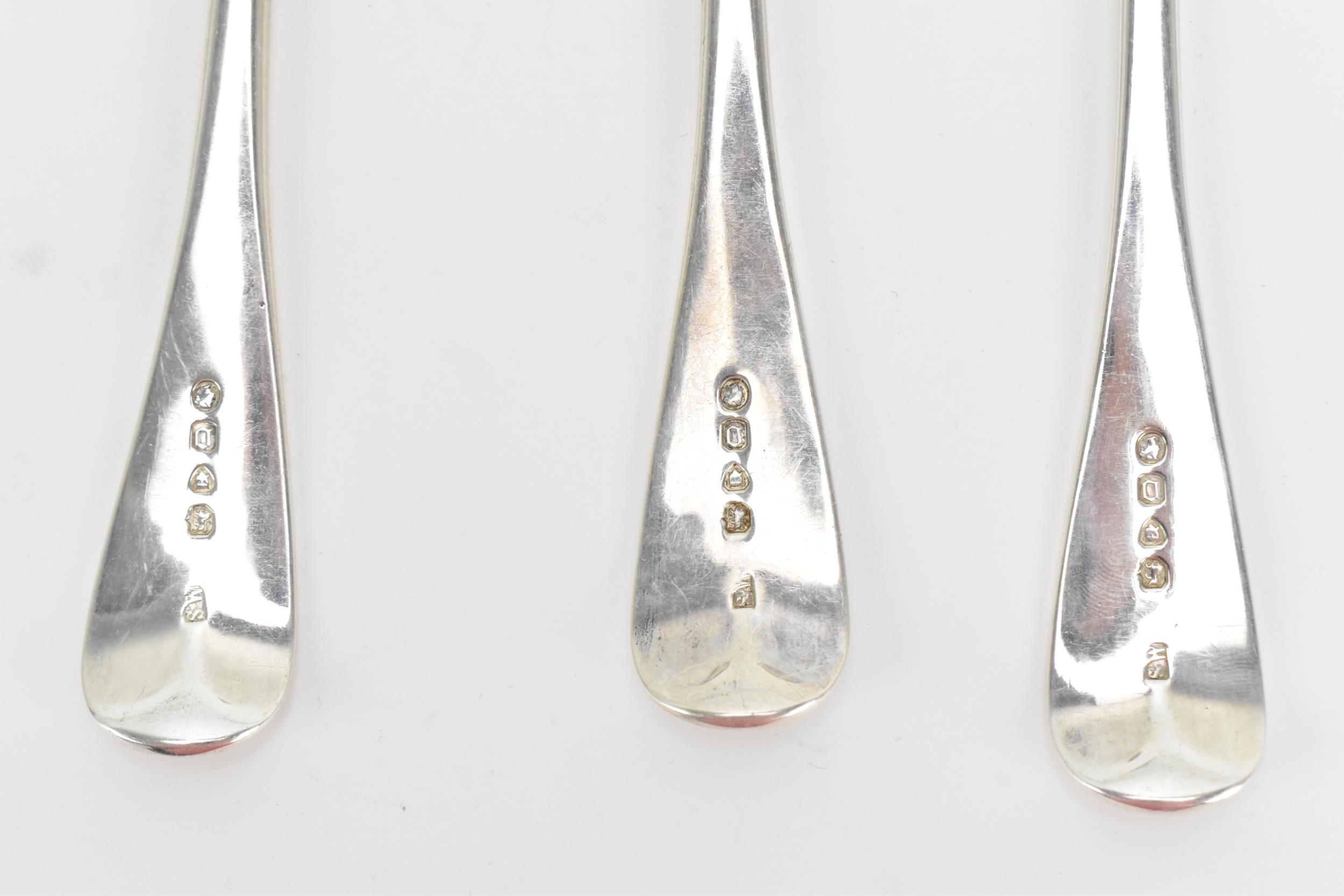 A set of three Victorian silver tablespoons by Samuel Whitford, London 1869, in the Old English - Image 3 of 3