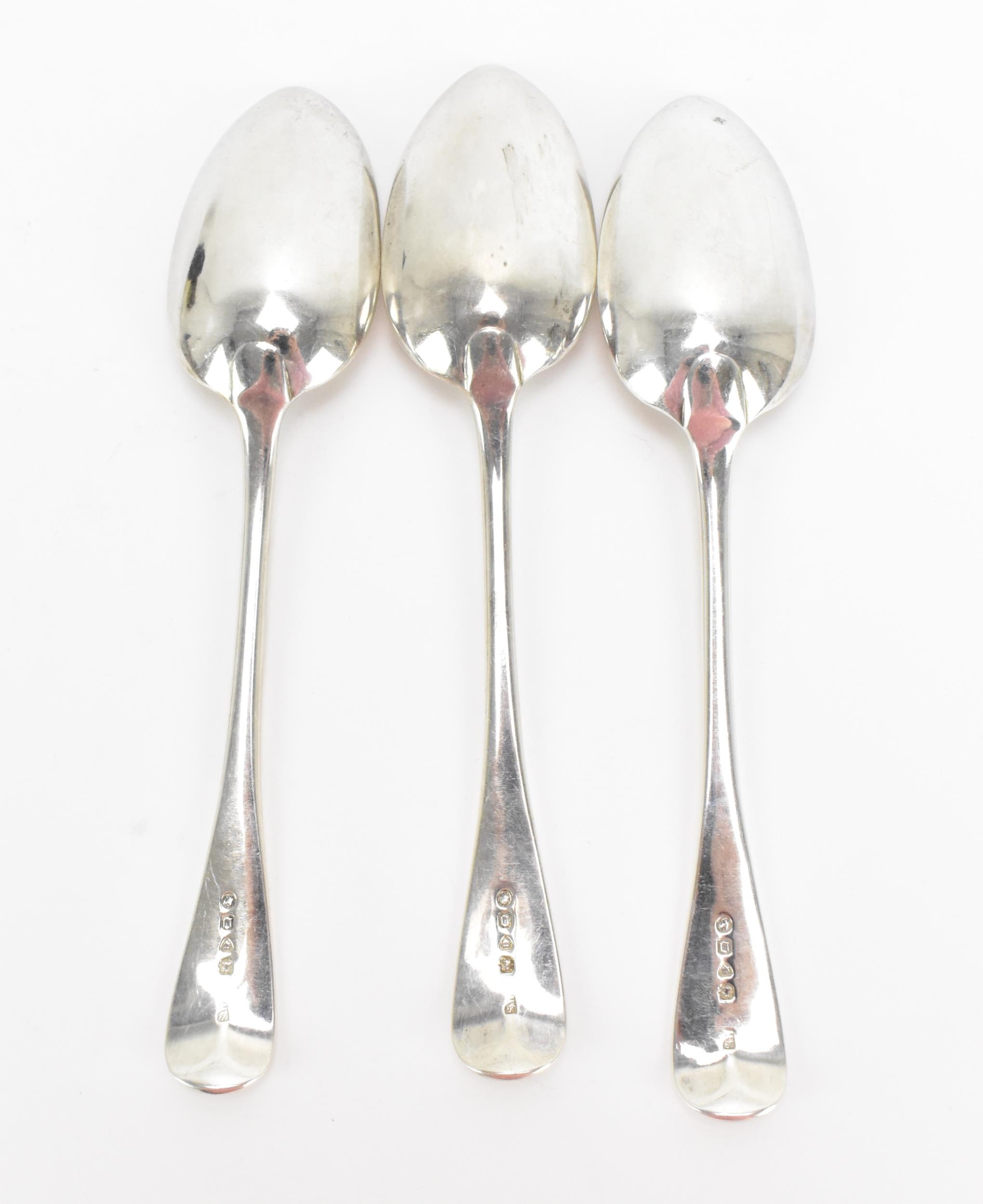 A set of three Victorian silver tablespoons by Samuel Whitford, London 1869, in the Old English - Image 2 of 3