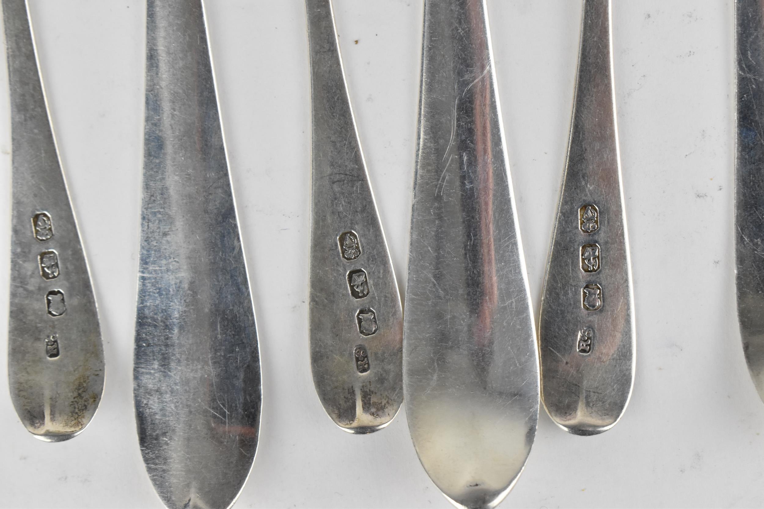 A collection of George III Irish silver tablespoons, comprising different dates and silversmiths, to - Image 9 of 11