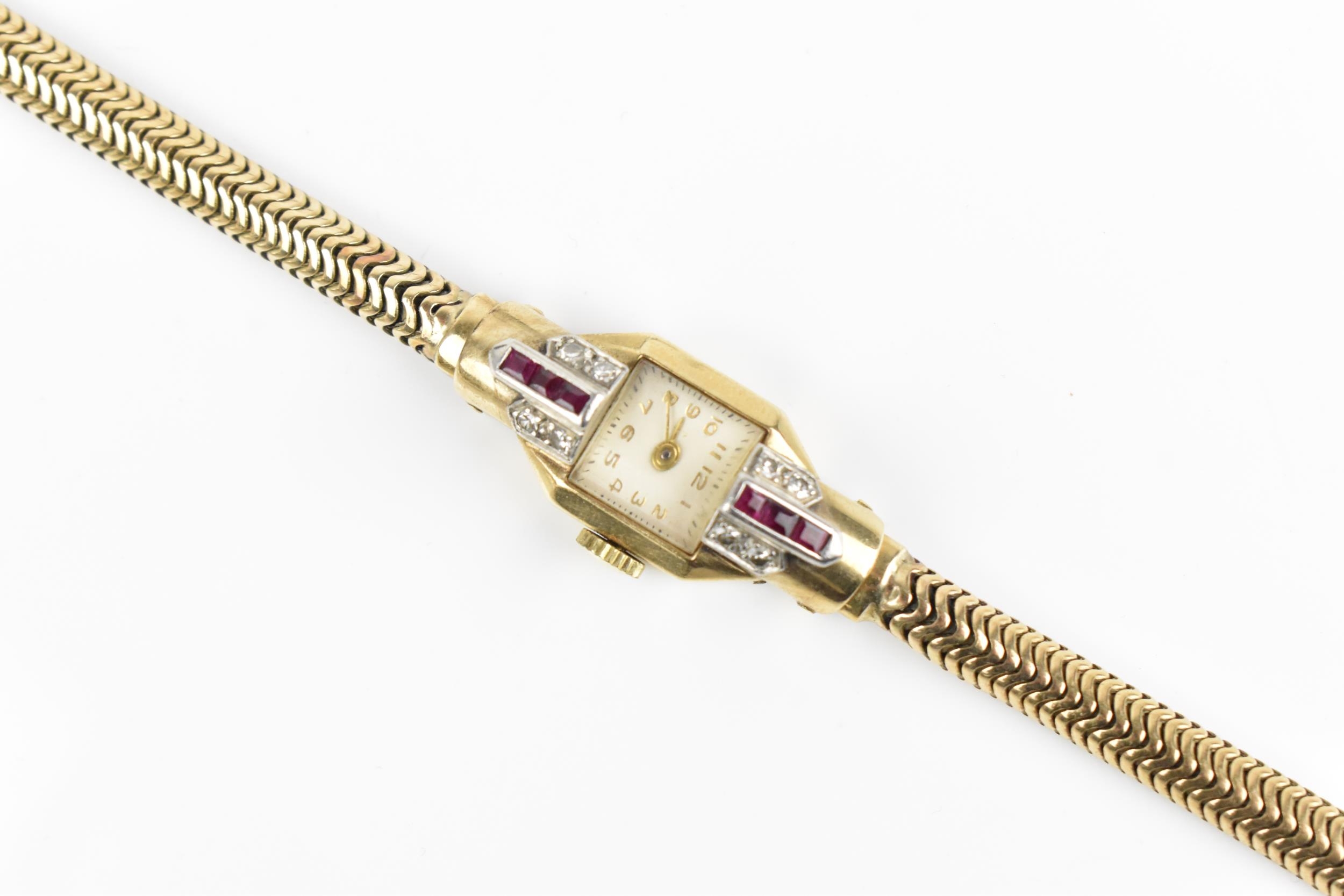 A 9ct yellow gold, diamond and ruby ladies wristwatch, the square dial with curved glass and Arab - Bild 2 aus 7