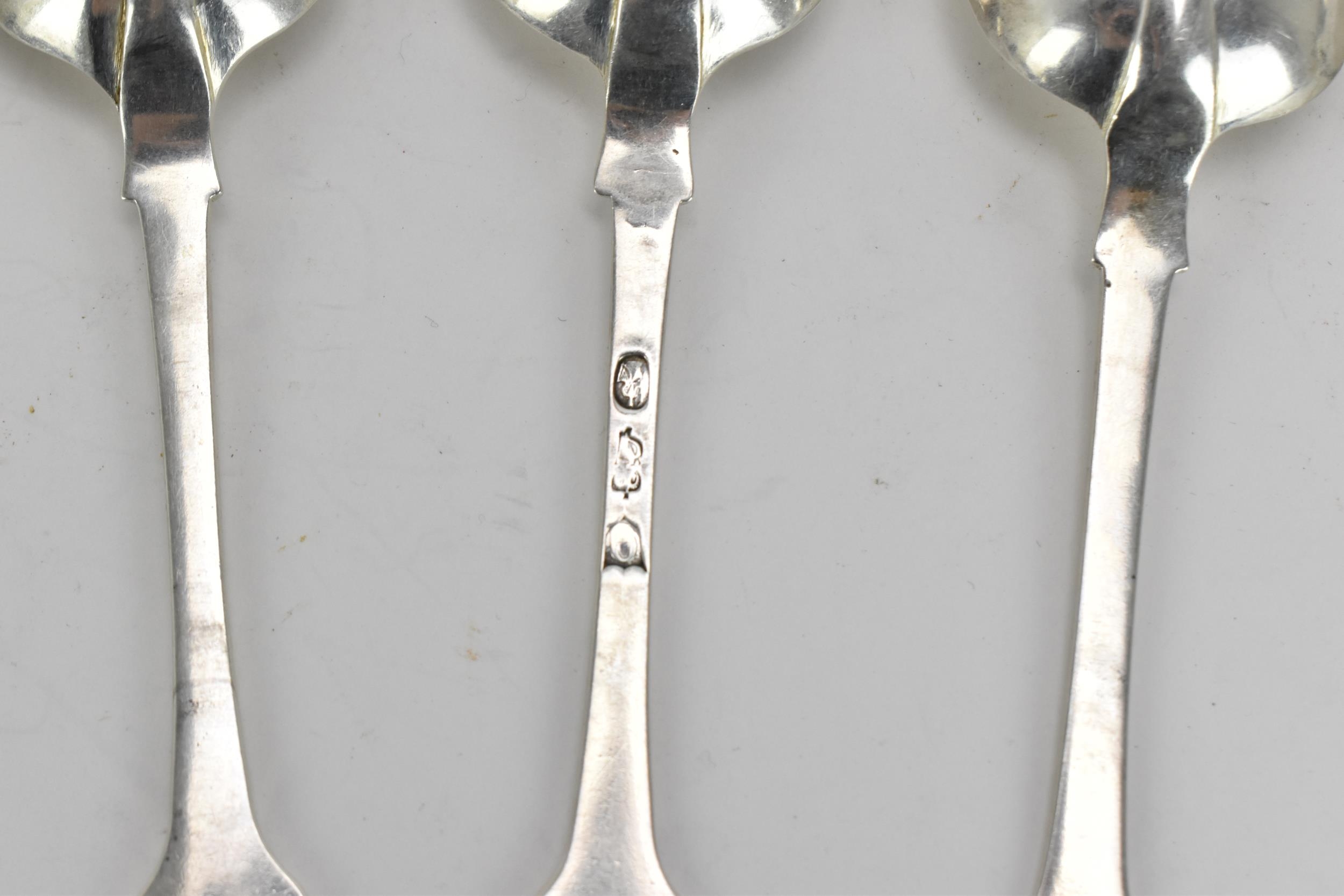 A collection of George III silver spoons, comprising six rat-tail back bowl dessert spoons ( - Image 9 of 11