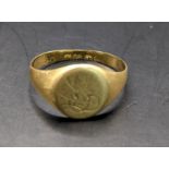 A 18ct gold gents signet ring, total weight 2.8g Location: