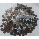 Mixed Victorian, Edwardian and later pennies, mixed world coins to include USA, Hong Kong and