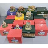 A collection of 18 Lilliput lane cottages to include Medway manor, the golden jubilee, Kensington