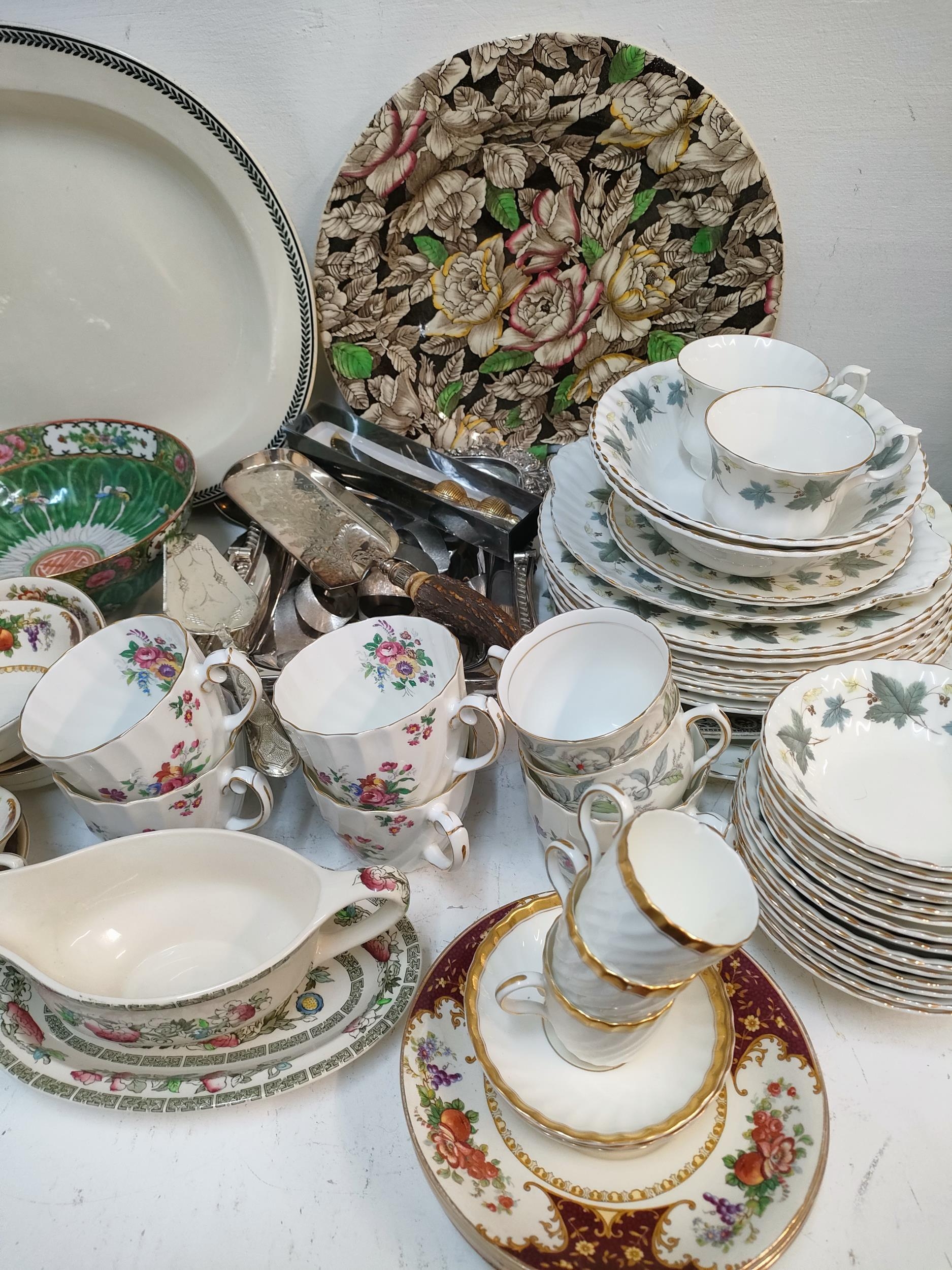 A mixed lot including silver plate, Gladstone Picardy pattern china, Wedgwood Etruria and Johnson - Image 6 of 6