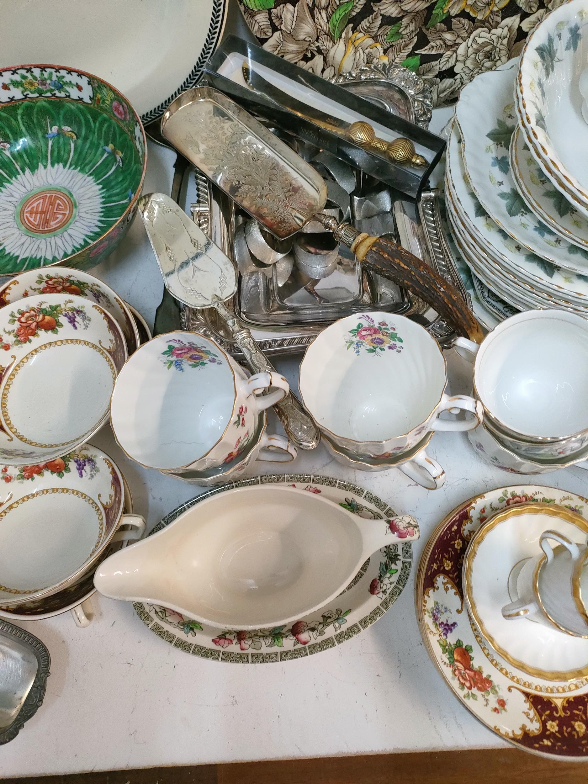 A mixed lot including silver plate, Gladstone Picardy pattern china, Wedgwood Etruria and Johnson - Image 5 of 6