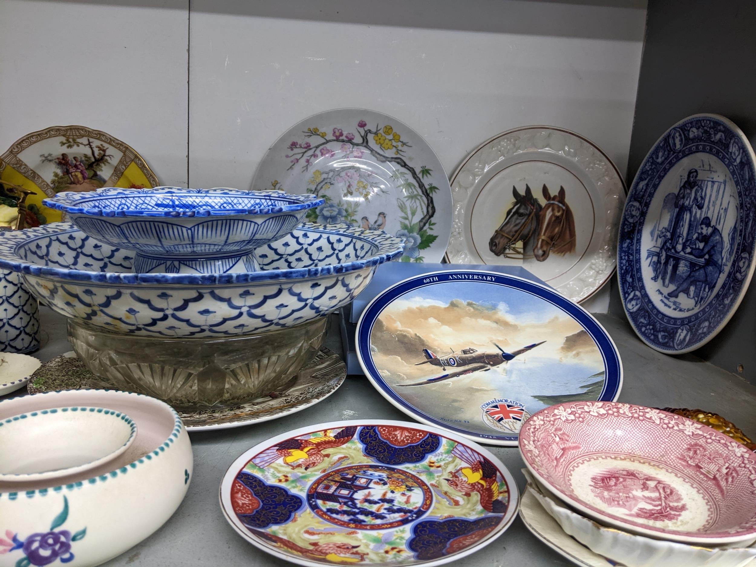 A mixed lot of ceramics and glassware to include a Dresden Helena Wolfson porcelain plate, a mid - Image 4 of 6