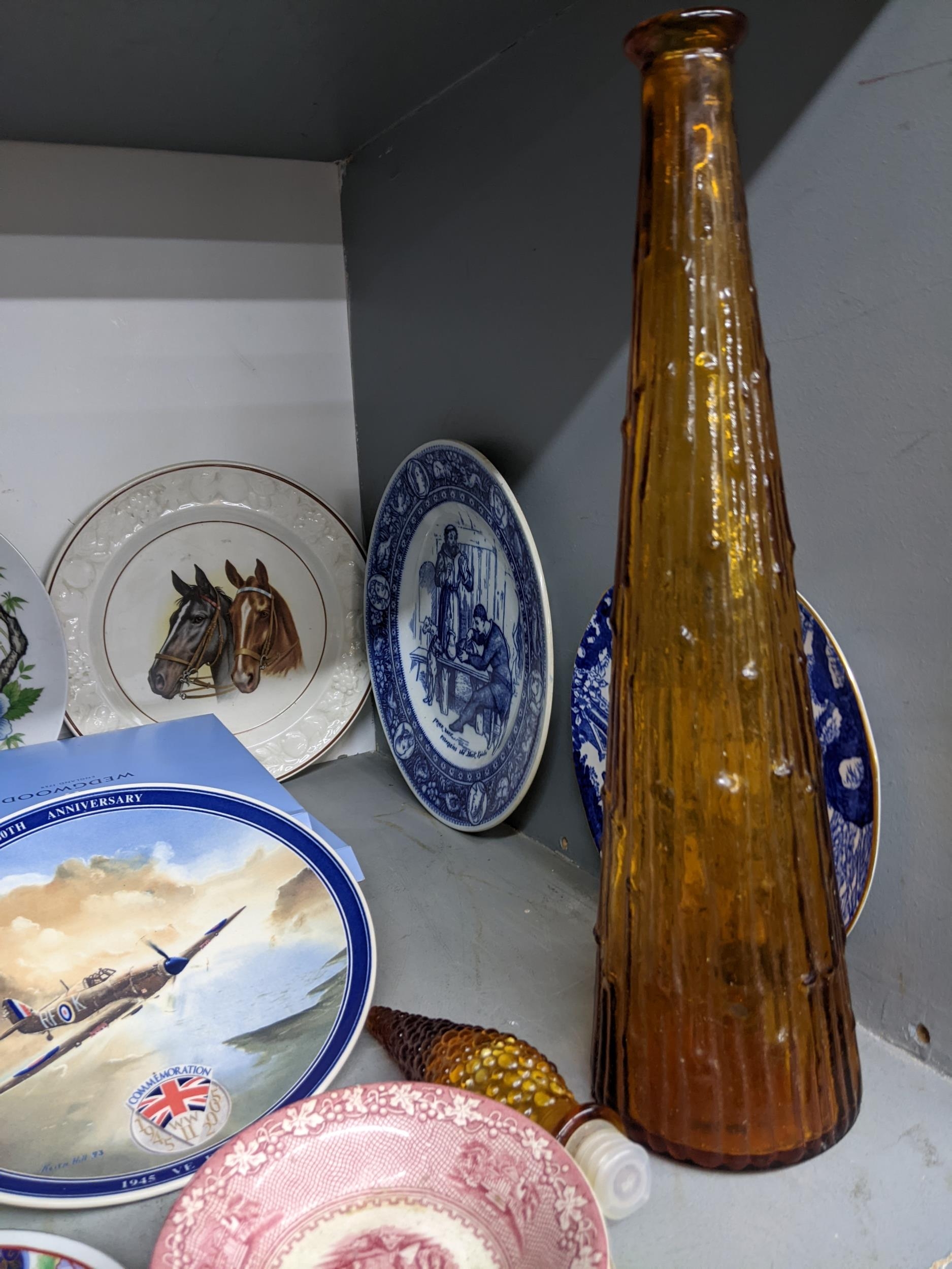 A mixed lot of ceramics and glassware to include a Dresden Helena Wolfson porcelain plate, a mid - Image 5 of 6