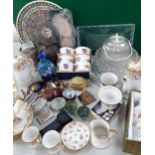 Mixed 20th century household items to include a Noritake 6 setting coffee set, a Bakelite 'tea'
