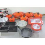 Mixed kitchen wear to include Le Creuset cast iron set to include five various sauce pans with lids,