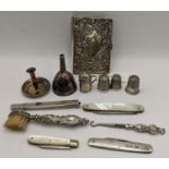 Mixed silver items to include sewing related items, late Victorian miniature shaker and other