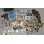 Mixed Victorian British and other World coinage to include Victorian pennies, Doubles, Napoleon