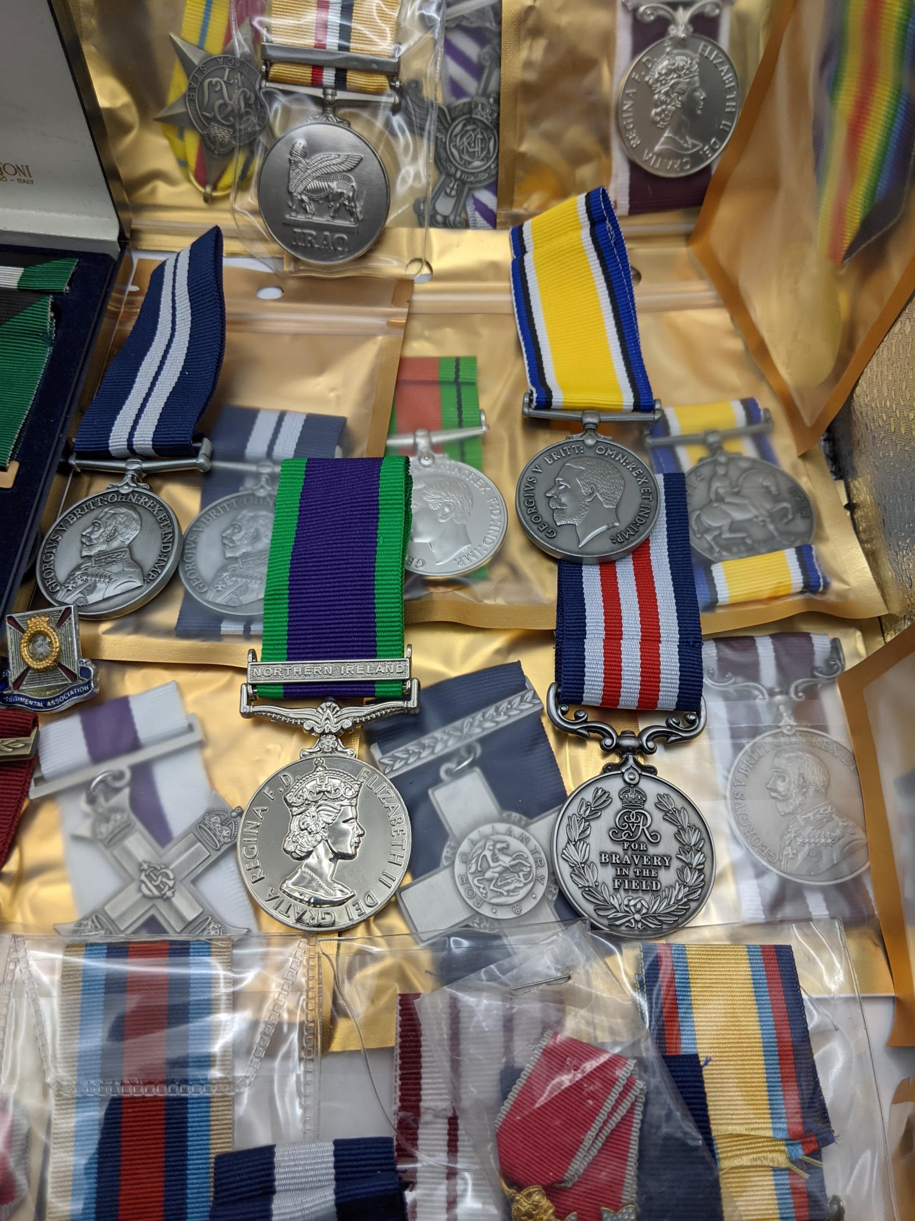 A collection of mostly British Replica medals, to include Victoria Cross, Distinguished Service - Image 5 of 8