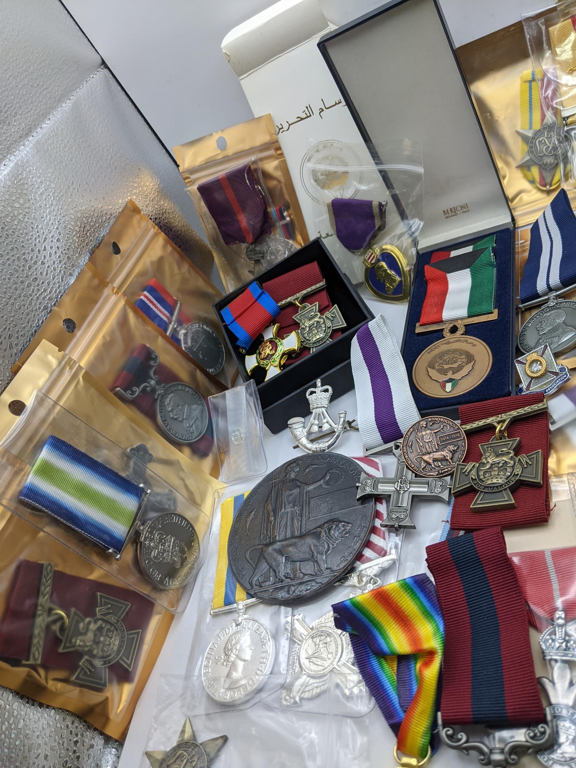 A collection of mostly British Replica medals, to include Victoria Cross, Distinguished Service - Image 2 of 8